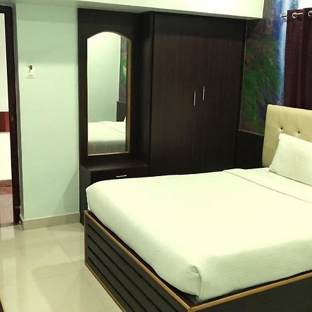 Apple Park Annexe Hotel Tiruchirappalli Екстериор снимка