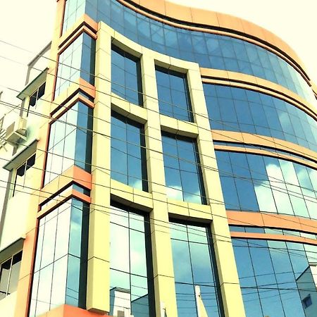 Apple Park Annexe Hotel Tiruchirappalli Екстериор снимка